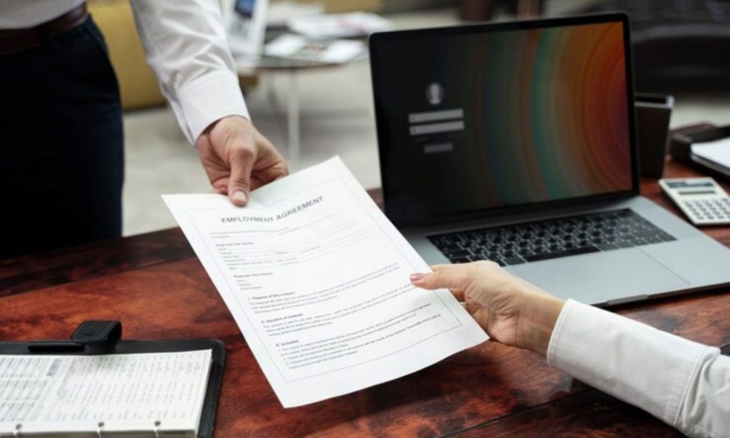 Bộ hồ sơ xin việc gồm những gì? Hướng dẫn chuẩn bị chi tiết và những lưu ý